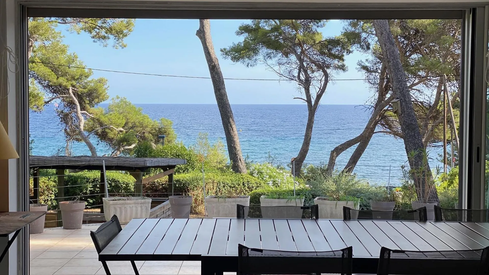 Grande Villa Face A La Plage, Superbe Vue Mer location